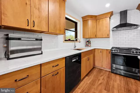 104 Overhill Rd, Baltimore, MD 21210 photo 22