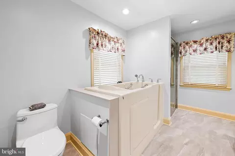 104 Overhill Rd, Baltimore, MD 21210 photo 37
