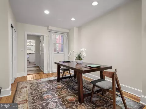 Dining - 137 E West St, Baltimore, MD 21230 photo 2 of 3