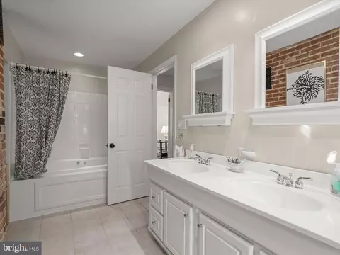 Bath - 137 E West St, Baltimore, MD 21230 photo 2 of 6