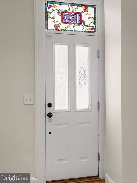 Entry Way - 137 E West St, Baltimore, MD 21230 photo 1 of 4