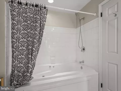 Bath - 137 E West St, Baltimore, MD 21230 photo 3 of 6