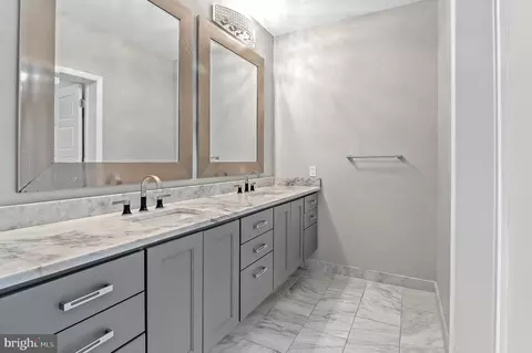 Bath - 3021 Fallstaff Rd #604B, Baltimore, MD 21209 photo 1 of 4