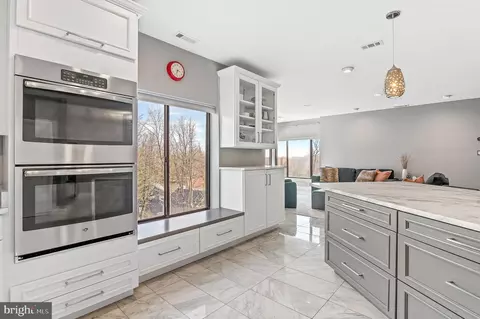 Kitchen - 3021 Fallstaff Rd #604B, Baltimore, MD 21209 photo 3 of 4