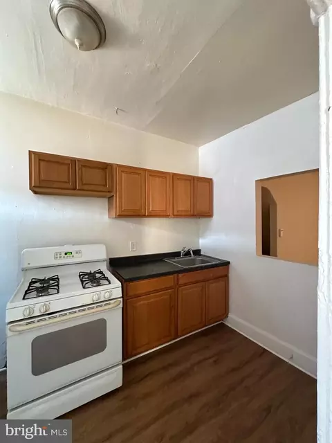Kitchen - 33 Talbott St, Baltimore, MD 21225 photo 3 of 3
