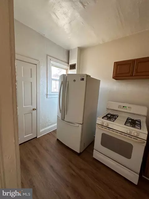 Kitchen - 33 Talbott St, Baltimore, MD 21225 photo 2 of 3