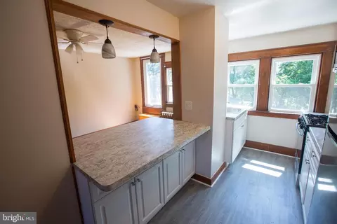 Entry Way - 2805 Evergreen Ave, Baltimore, MD 21214 photo 2 of 2