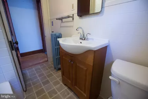 Entry Way - 2805 Evergreen Ave, Baltimore, MD 21214 photo 1 of 2