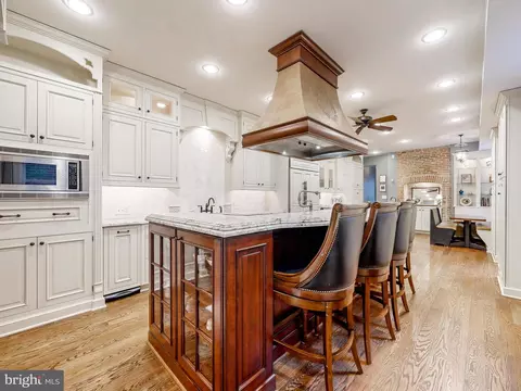 Kitchen - 2212 E Pratt St, Baltimore, MD 21231 photo 1 of 8