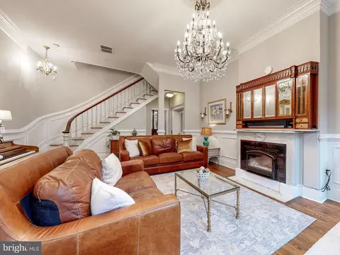 Living - 2212 E Pratt St, Baltimore, MD 21231 photo 2 of 3