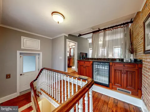 Entry Way - 2212 E Pratt St, Baltimore, MD 21231 photo 6 of 8