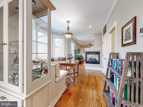 Entry Way - 2212 E Pratt St, Baltimore, MD 21231 photo 8 of 8