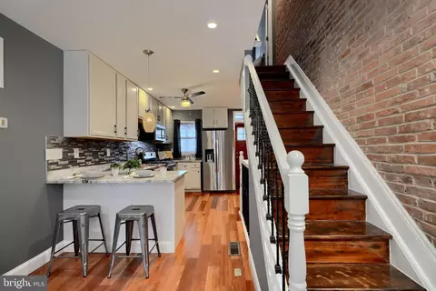 Entry Way - 7 N Rose St, Baltimore, MD 21224 photo 2 of 6