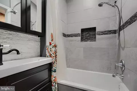 Bath - 7 N Rose St, Baltimore, MD 21224 photo 2 of 4