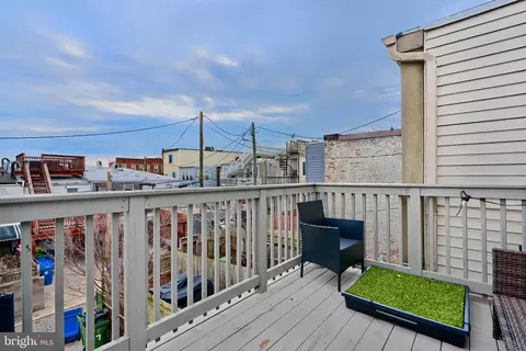 Exterior - 7 N Rose St, Baltimore, MD 21224 photo 3 of 6