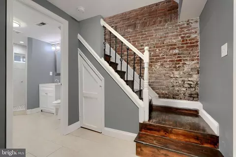 Entry Way - 7 N Rose St, Baltimore, MD 21224 photo 6 of 6