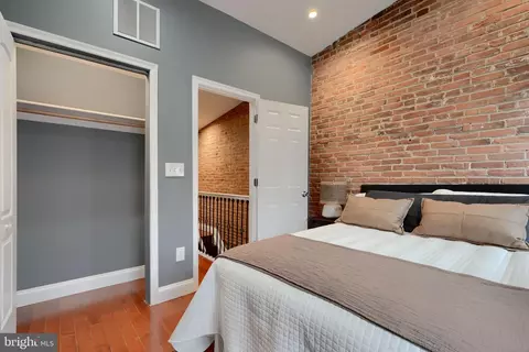 Bedroom - 7 N Rose St, Baltimore, MD 21224 photo 2 of 5