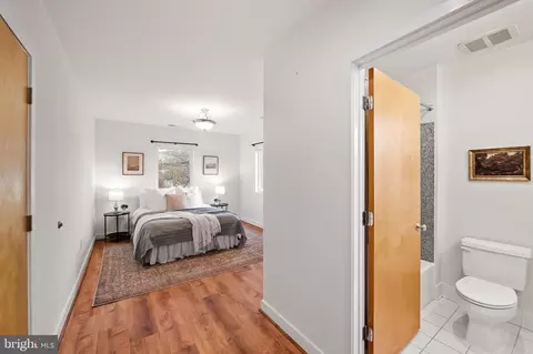 Bedroom - 657 Washington Blvd #E, Baltimore, MD 21230 photo 4 of 6