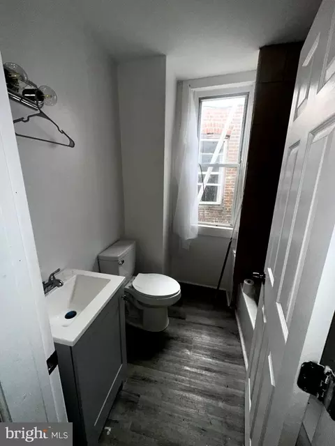 Bath - 2310 E Lafayette Ave, Baltimore, MD 21213 photo 2 of 2