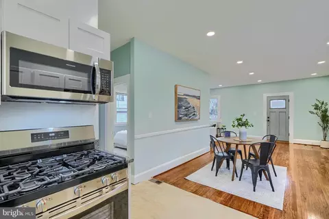 Entry Way - 821 Cedarcroft Rd, Baltimore, MD 21212 photo 1 of 2