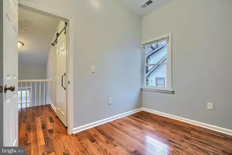 Entry Way - 821 Cedarcroft Rd, Baltimore, MD 21212 photo 2 of 2