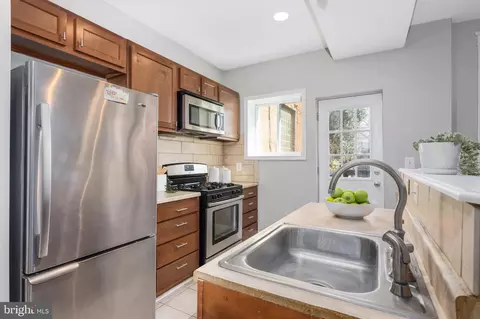 3933 Greenmount Ave, Baltimore, MD 21218 photo 13