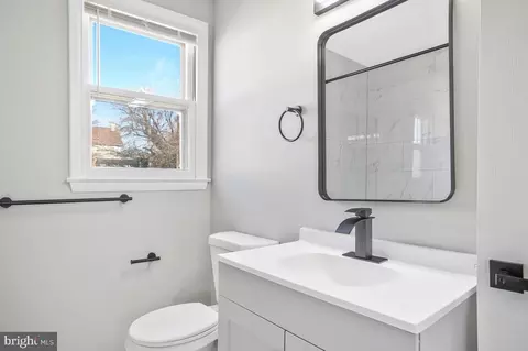 Bath - 4300 Raymar Ave, Baltimore, MD 21206 photo 1 of 3