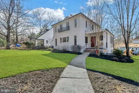 2300 Crest Rd, Baltimore, MD 21209