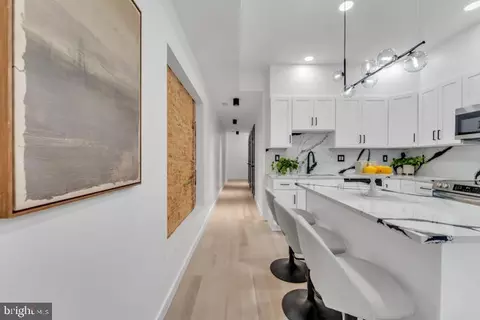 Entry Way - 1745 N Milton Ave, Baltimore, MD 21213 photo 2 of 7