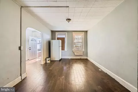 Living - 4212 Berger Ave, Baltimore, MD 21206 photo 1 of 2