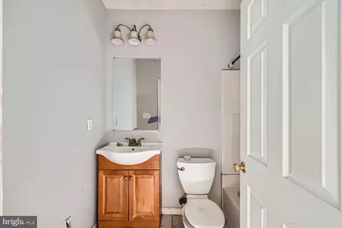 Bath - 4212 Berger Ave, Baltimore, MD 21206 photo 1 of 1