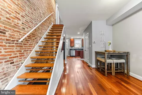 Entry Way - 1141 Scott St, Baltimore, MD 21230 photo 2 of 8