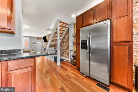 Entry Way - 1141 Scott St, Baltimore, MD 21230 photo 4 of 8