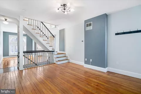Living - 2912 E Baltimore St, Baltimore, MD 21224 photo 4 of 4