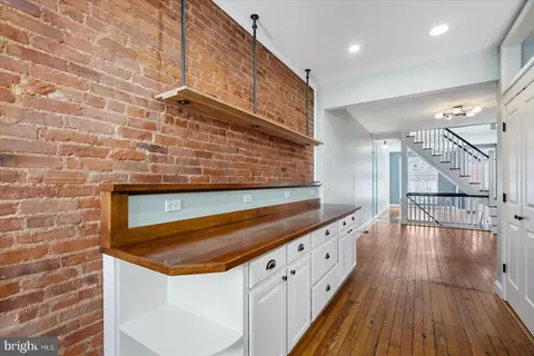 Entry Way - 2912 E Baltimore St, Baltimore, MD 21224 photo 3 of 3