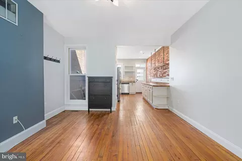 Living - 2912 E Baltimore St, Baltimore, MD 21224 photo 3 of 4