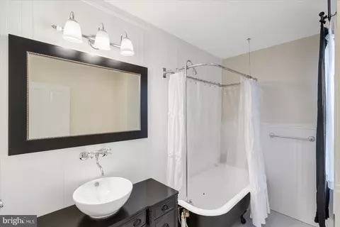 Bath - 2912 E Baltimore St, Baltimore, MD 21224 photo 1 of 3