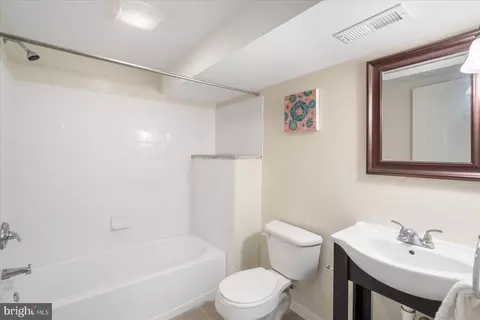 Bath - 2912 E Baltimore St, Baltimore, MD 21224 photo 3 of 3