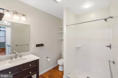 Bath - 2912 E Baltimore St, Baltimore, MD 21224 photo 2 of 3