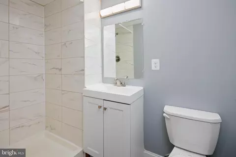 Bath - 2502 E Chase St, Baltimore, MD 21213 photo 2 of 3