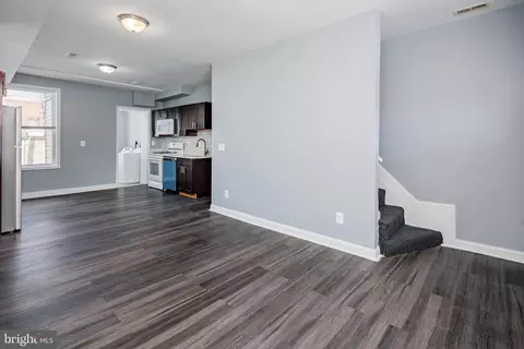 Entry Way - 2502 E Chase St, Baltimore, MD 21213 photo 1 of 4