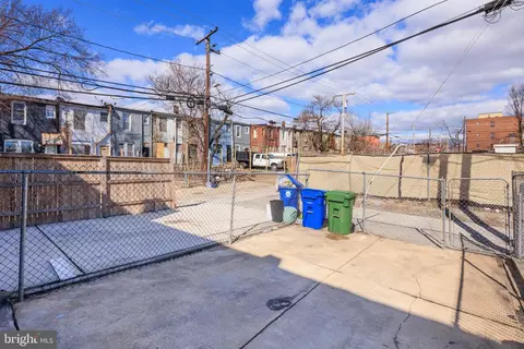 Exterior - 2502 E Chase St, Baltimore, MD 21213 photo 5 of 6
