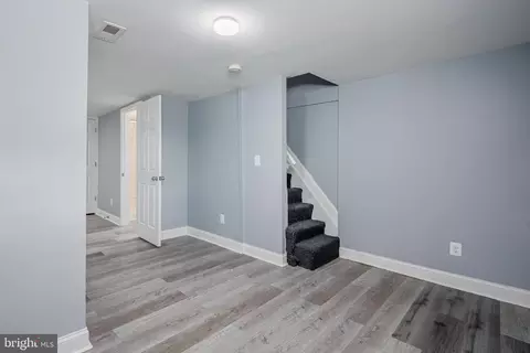 Entry Way - 2502 E Chase St, Baltimore, MD 21213 photo 4 of 4