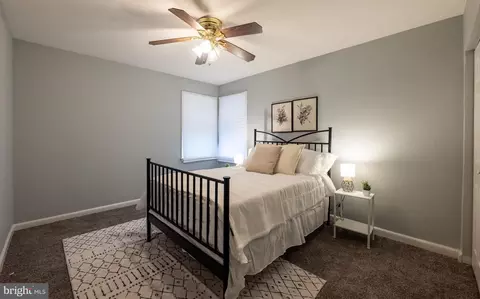 Bedroom - 3801 Cedarhurst Rd, Baltimore, MD 21206 photo 5 of 8