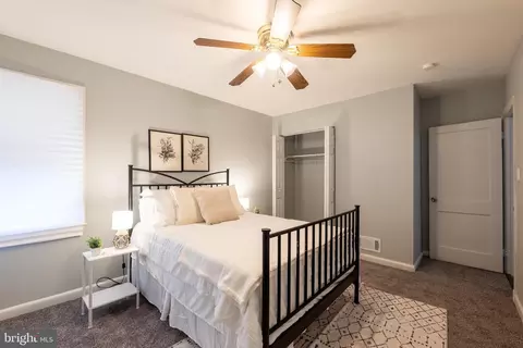 Bedroom - 3801 Cedarhurst Rd, Baltimore, MD 21206 photo 6 of 8