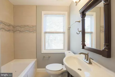 5520 Leith Rd, Baltimore, MD 21239 photo 4