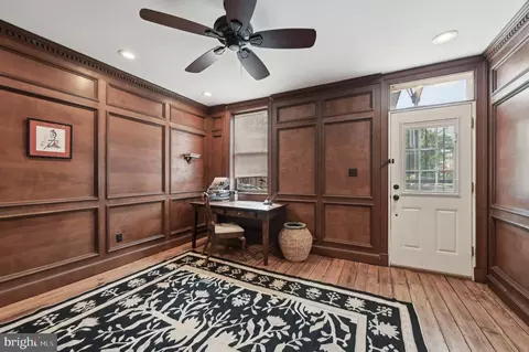 Entry Way - 780 Mchenry St, Baltimore, MD 21230 photo 7 of 9