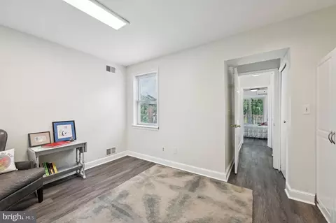 Entry Way - 780 Mchenry St, Baltimore, MD 21230 photo 5 of 9