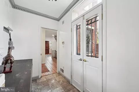 Entry Way - 780 Mchenry St, Baltimore, MD 21230 photo 2 of 9