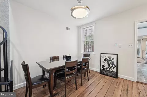 Dining - 780 Mchenry St, Baltimore, MD 21230 photo 1 of 4